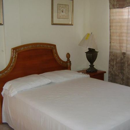 Caribbean Hotel Cayes Les Cayes Buitenkant foto