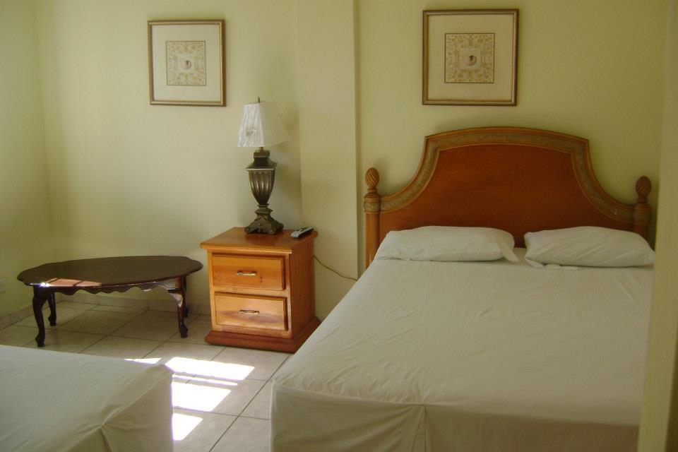 Caribbean Hotel Cayes Les Cayes Buitenkant foto